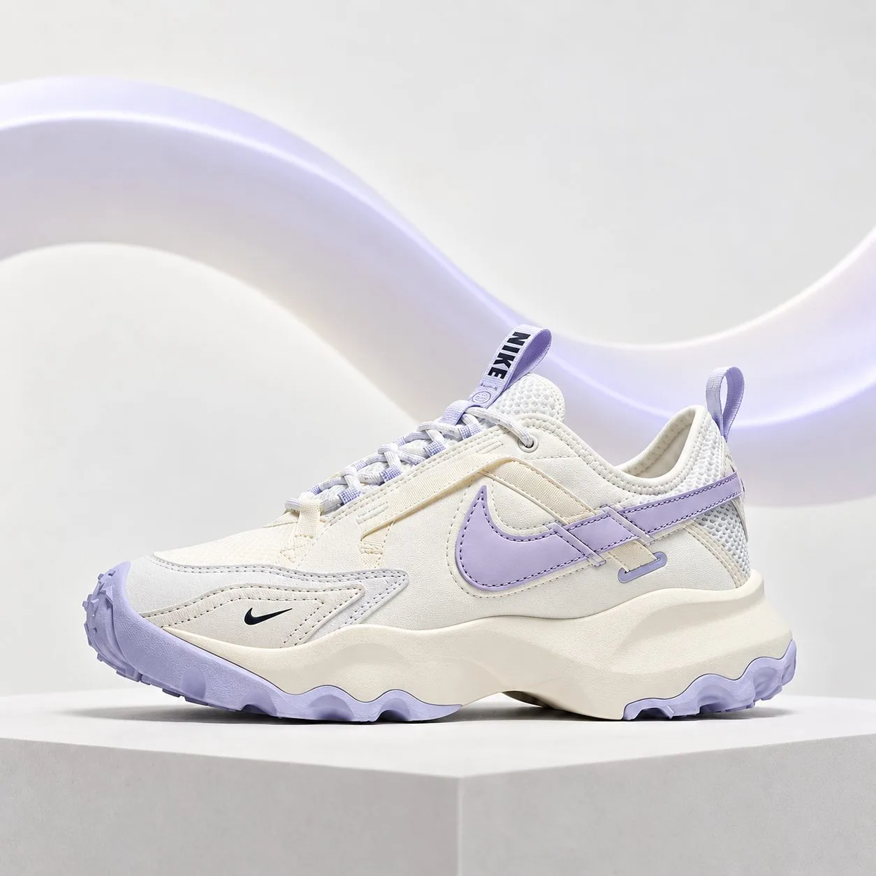 Nike (Women's) TC 7900 Premium Summit FD0385-121 — Size: 36