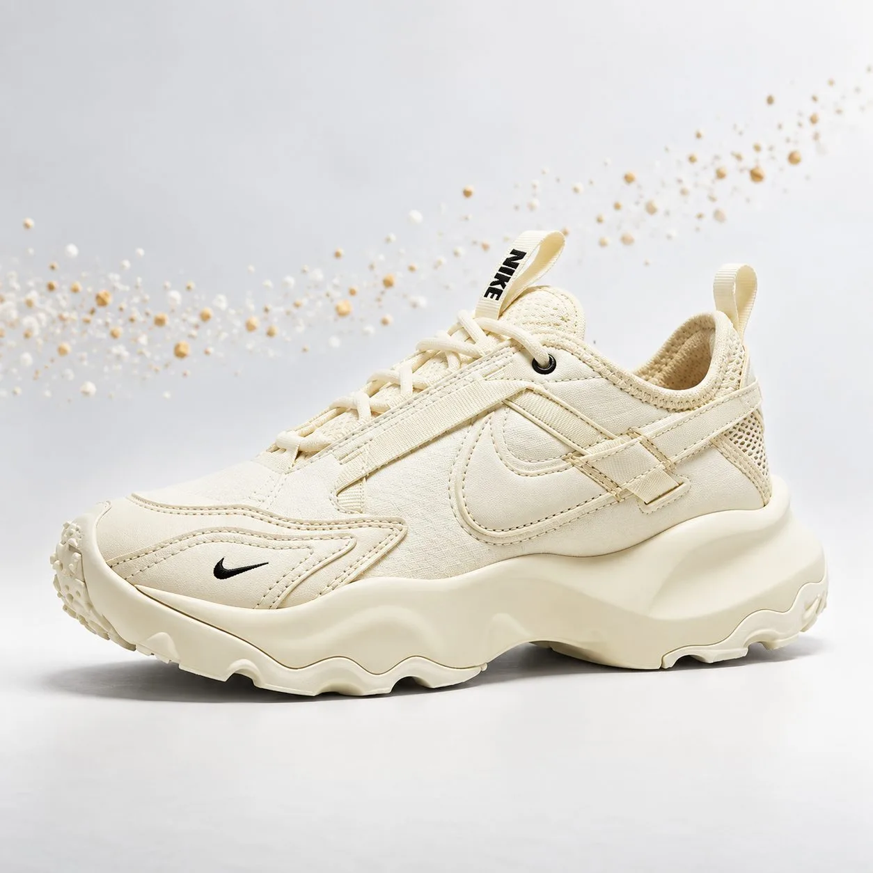 Nike Women's TC 7900 Sneakers DD9682-100 — Size: 39