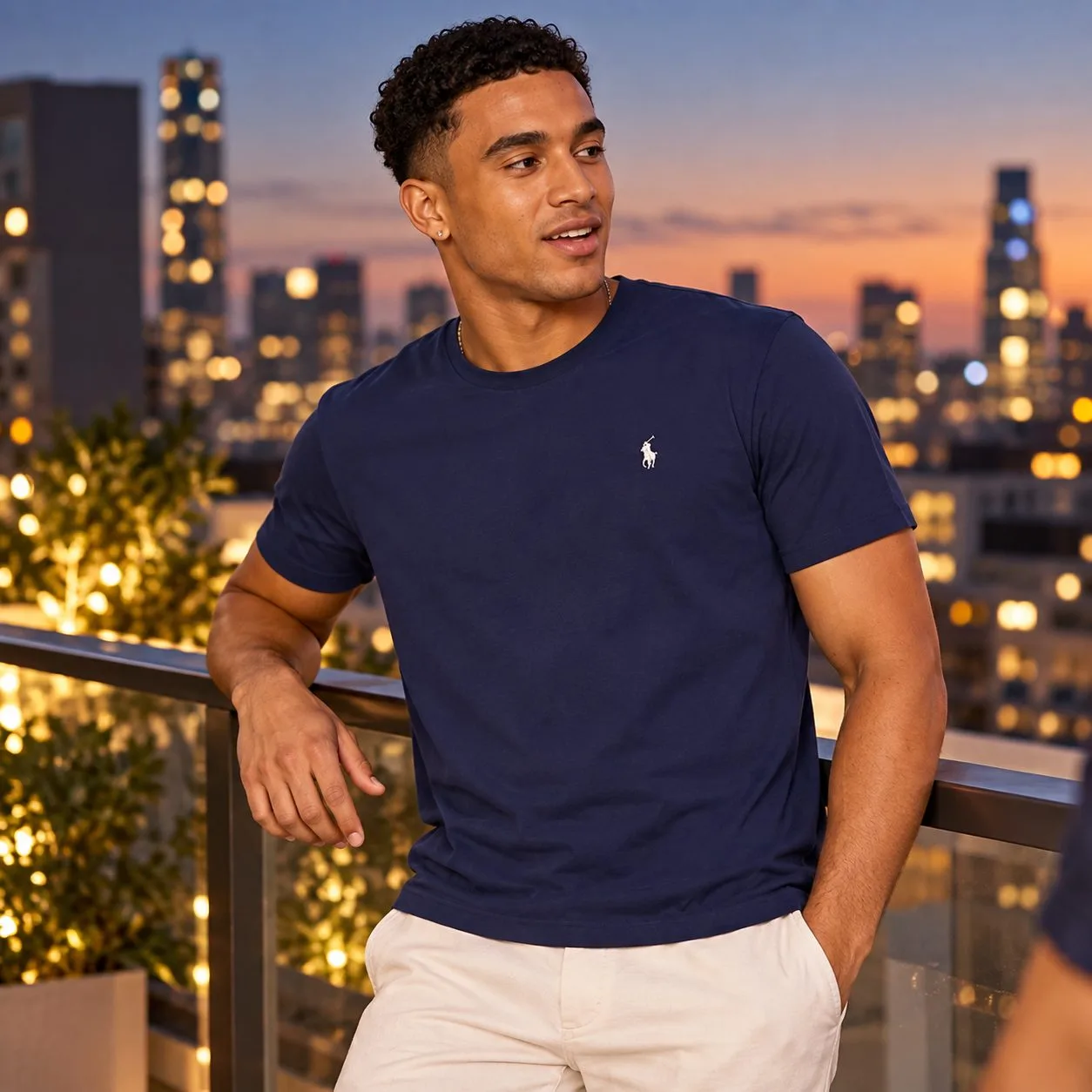 Polo Ralph Lauren shirt — Navy blue size XL — navy T-shirt worn on an evening rooftop